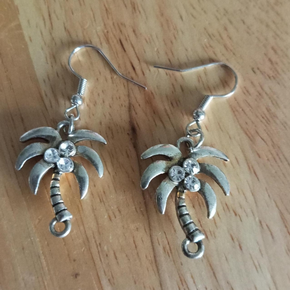 New Silver plated palmtree statement earrings with coconut rhinestones